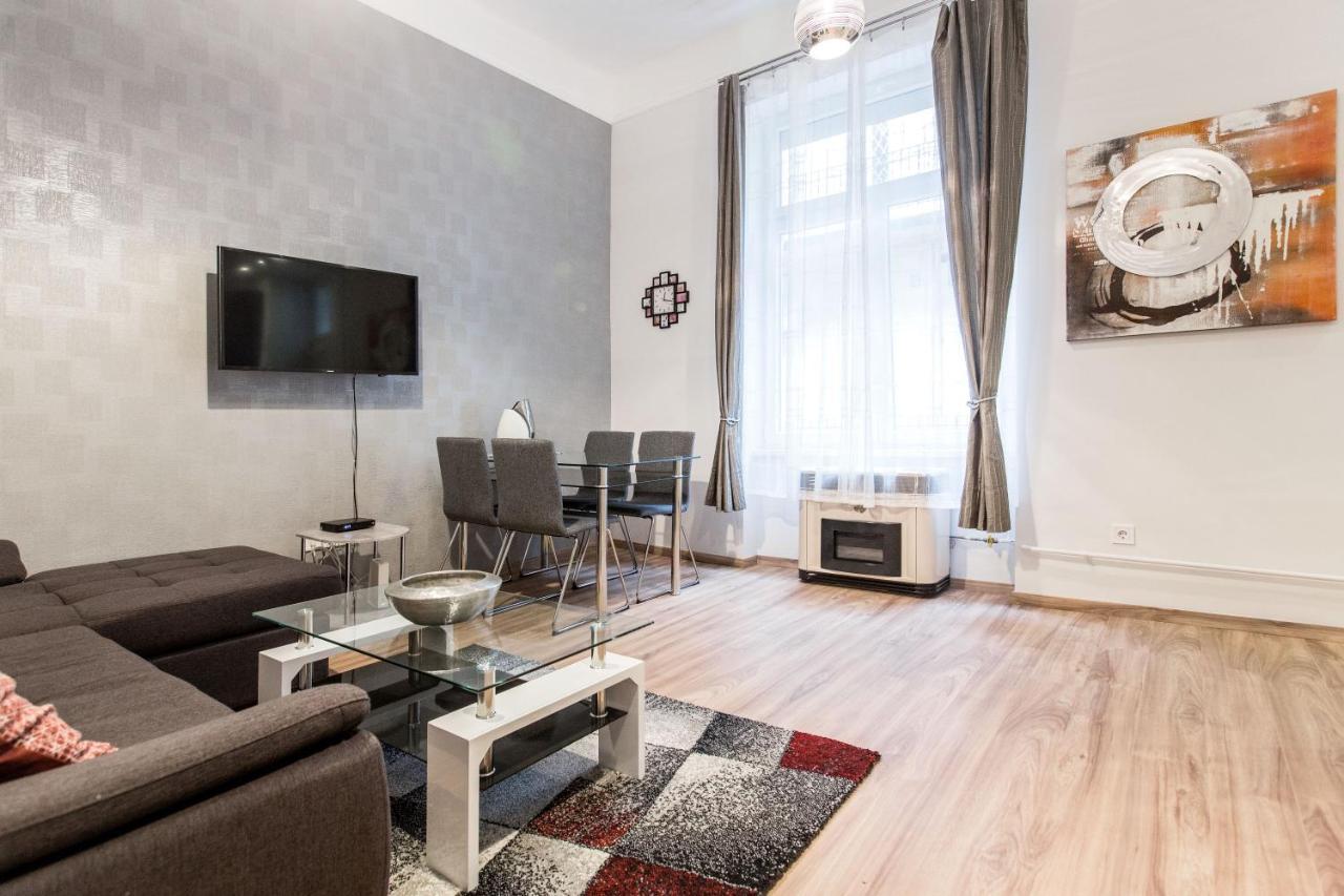 Quiet Nest In The Bustling Centre Of Budapest — Photos 3